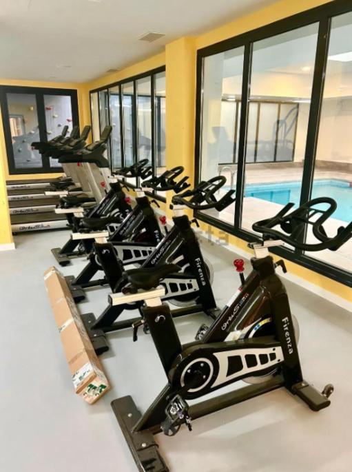 Estudios Homer Y Disney Con Piscina Olimpica Climatizada, Exterior,Gimnasio, Coworking, Netflix Y Wifi Gratis San Sebastián de los Reyes Екстериор снимка